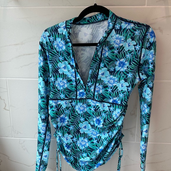 TSLA's Rashguard Front Half-Zip, Long Sleeve50+SPF/UPF sun protection - Picture 5 of 10